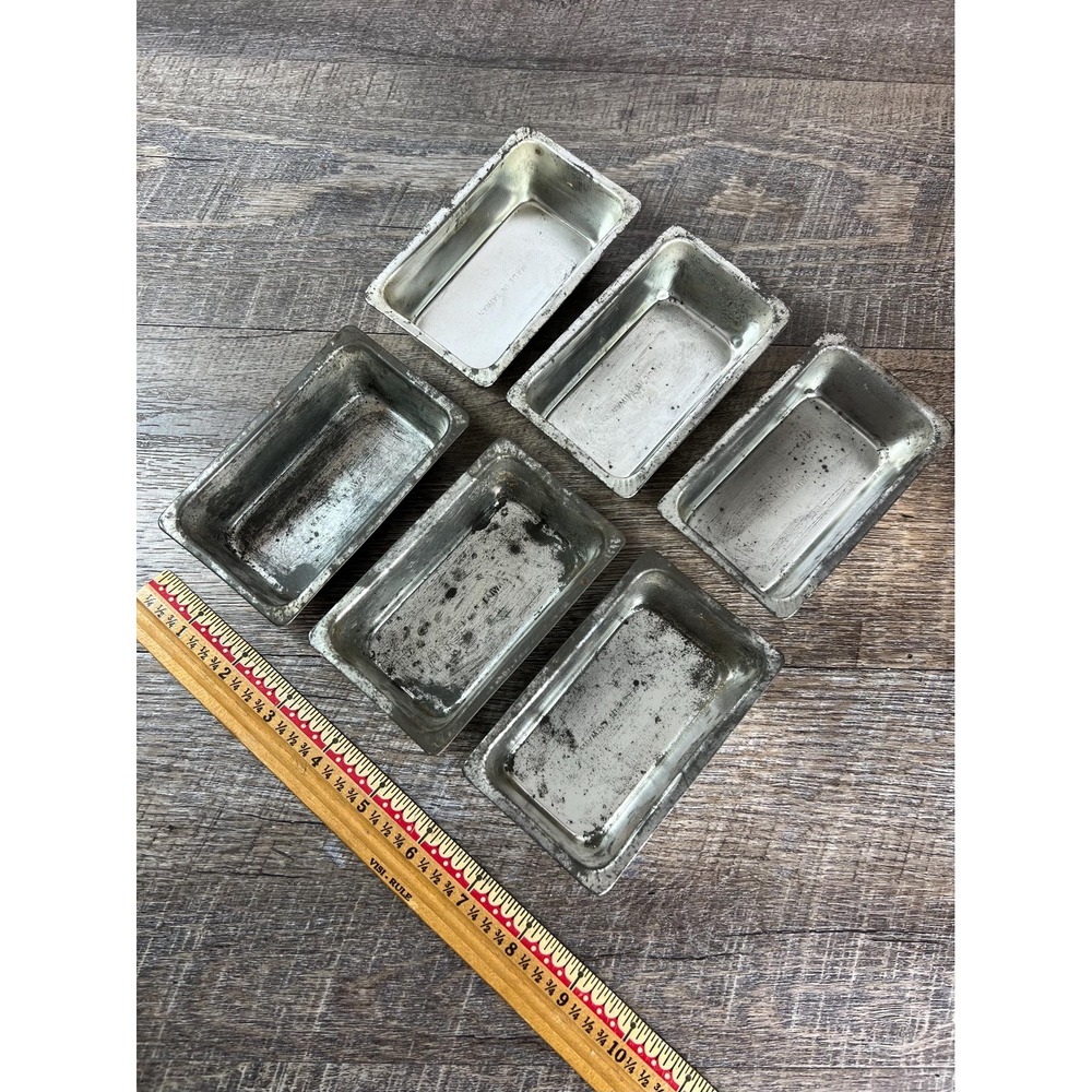 Small vintage loaf pans set of 6 baking assemblage‎ patina display Art junkin